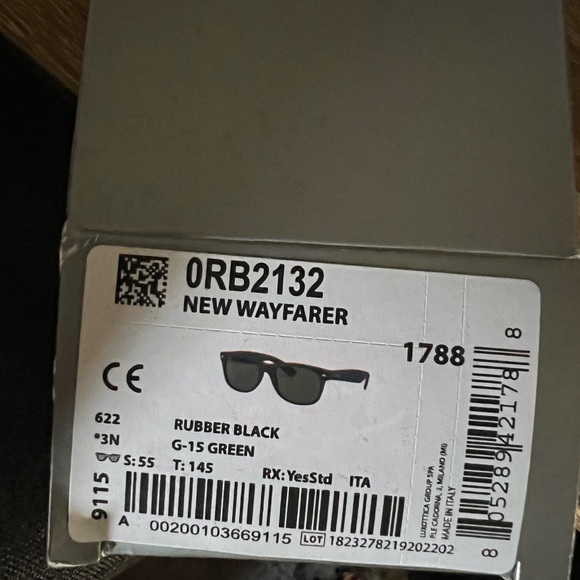 Ray Bans New Wayfarer Sunglasses - Picture 3 of 4